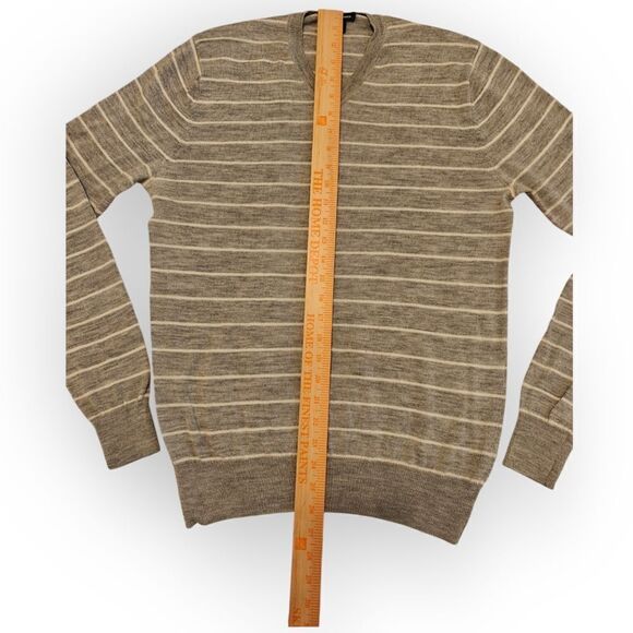 NWOT CLUB MONACO 100% MERINO WOOL LIGHT GRAY STRIPED SWEATER SIZE XS - Picture 4 of 6